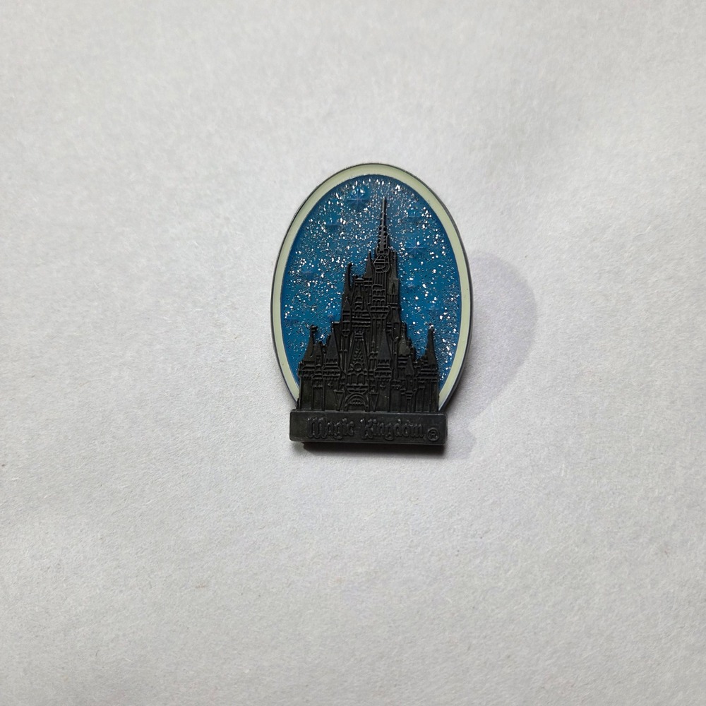 Disney Pin Trading Unisex OS Blue Magic Kingdom Castle Glitter Glow In The Dark